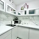 Easy Rent - Blue Place, Basen & Spa, Centrum Free Parking 24h Check-in Appartamento